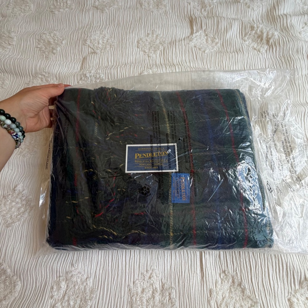 VTG Pendleton Highland Motor Robe Wool Blanket Plaid Green Blue NWT USA